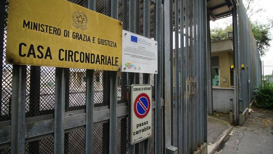 Ancora aggressioni ai danni dei poliziotti penitenziari al carcere di Bergamo