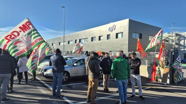 presidio alla Reggiani macchine di Comun Nuovo